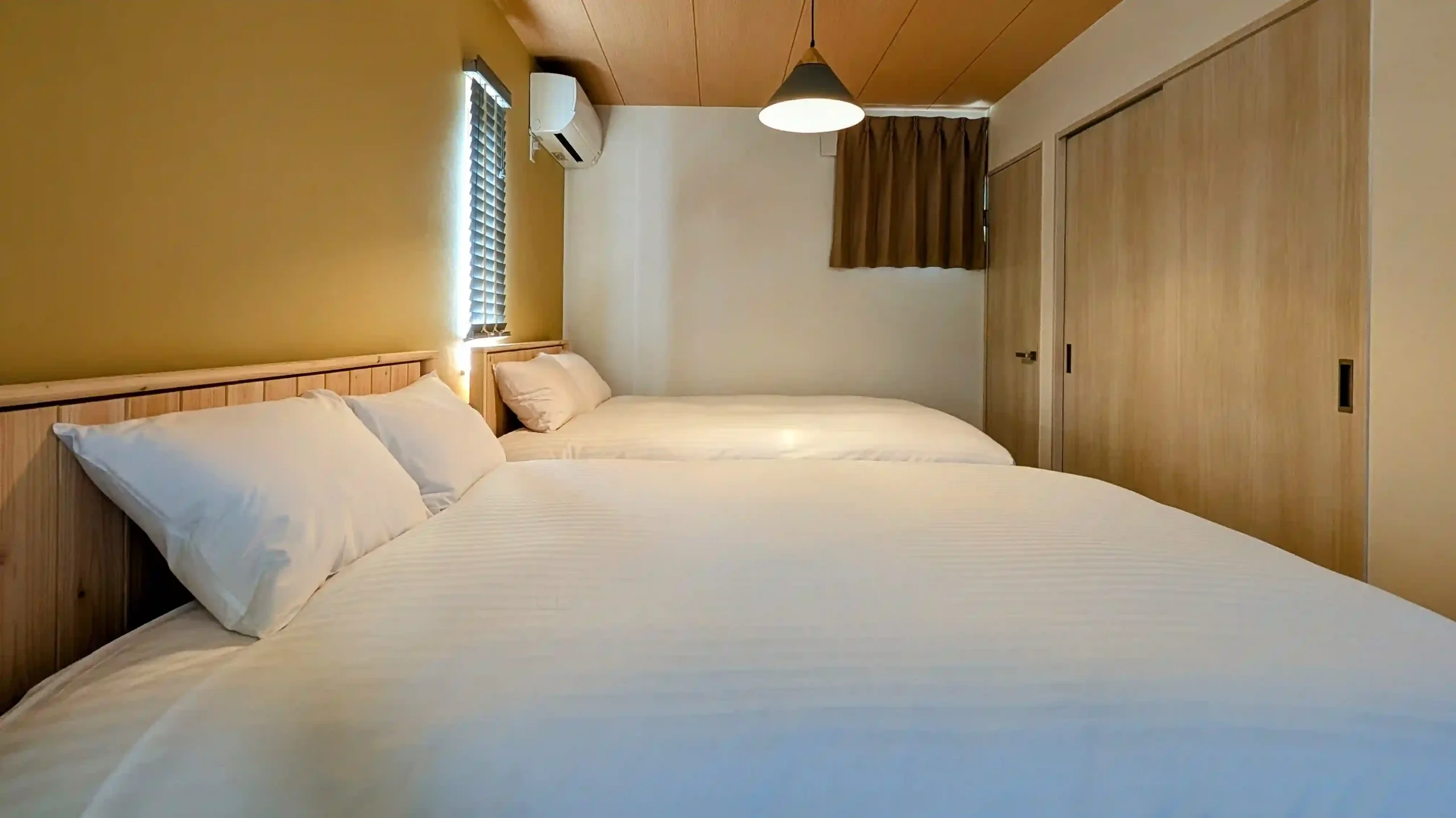 天空の富士テラスのダイニング空間